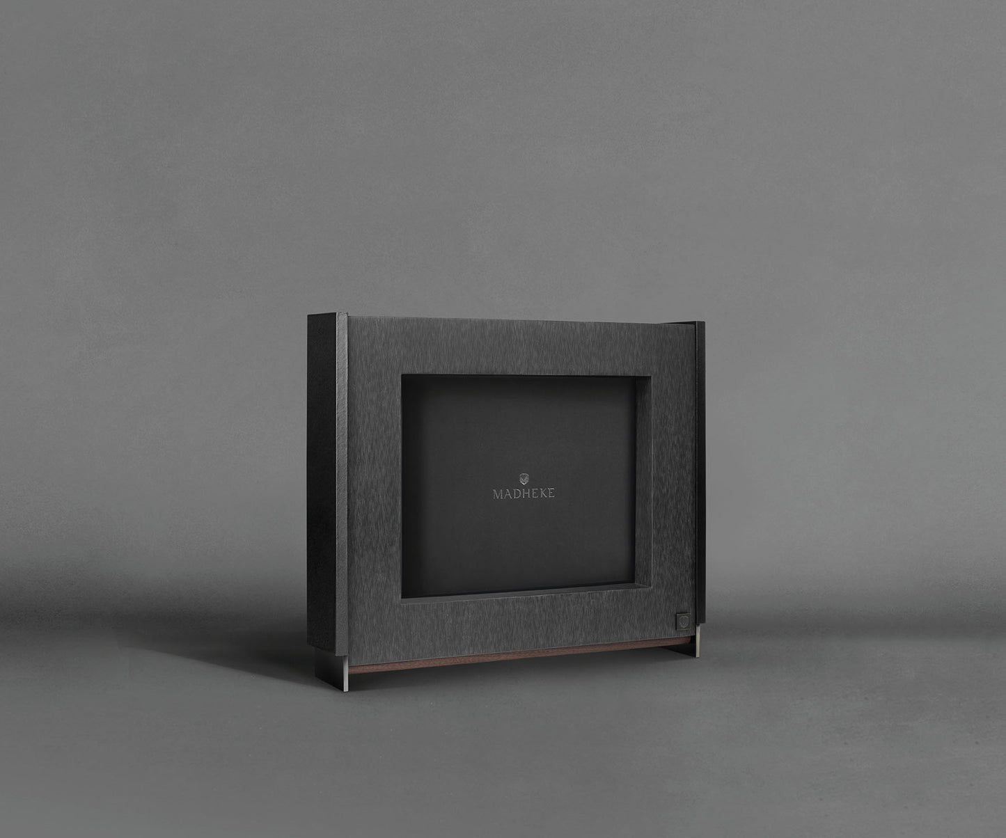 Pinter Picture Frame